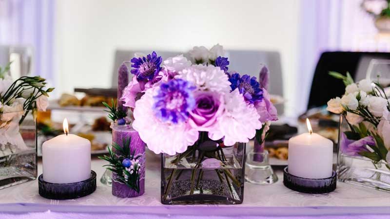 استفاده از شمع و گل بخش جدانشدنی تزیین تالار های جشن عروسی